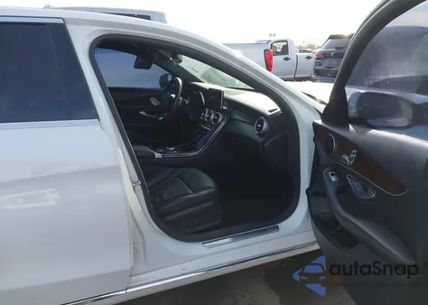 2018 Mercedes-Benz C 300 from USA, damaged, VIN 55SWF4JB9JU239712